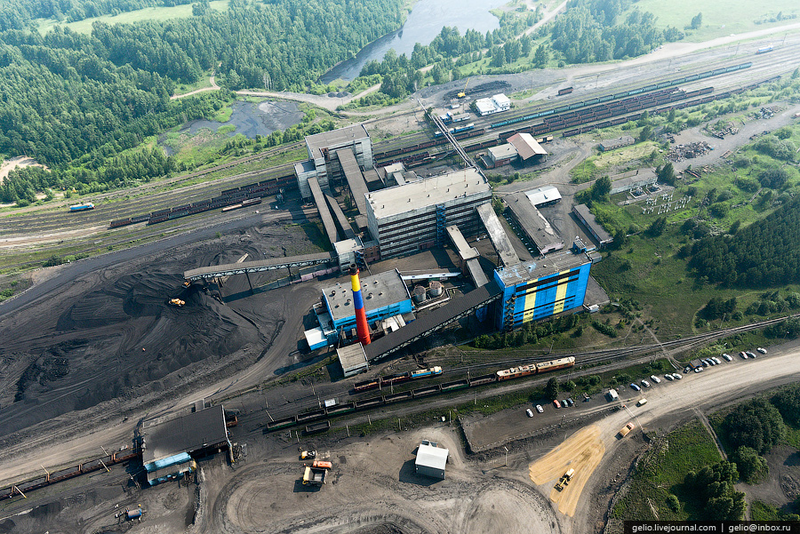 Illustration for article titled Former Soviet Mines Are Like Artificially Constructed Pits Of Hell